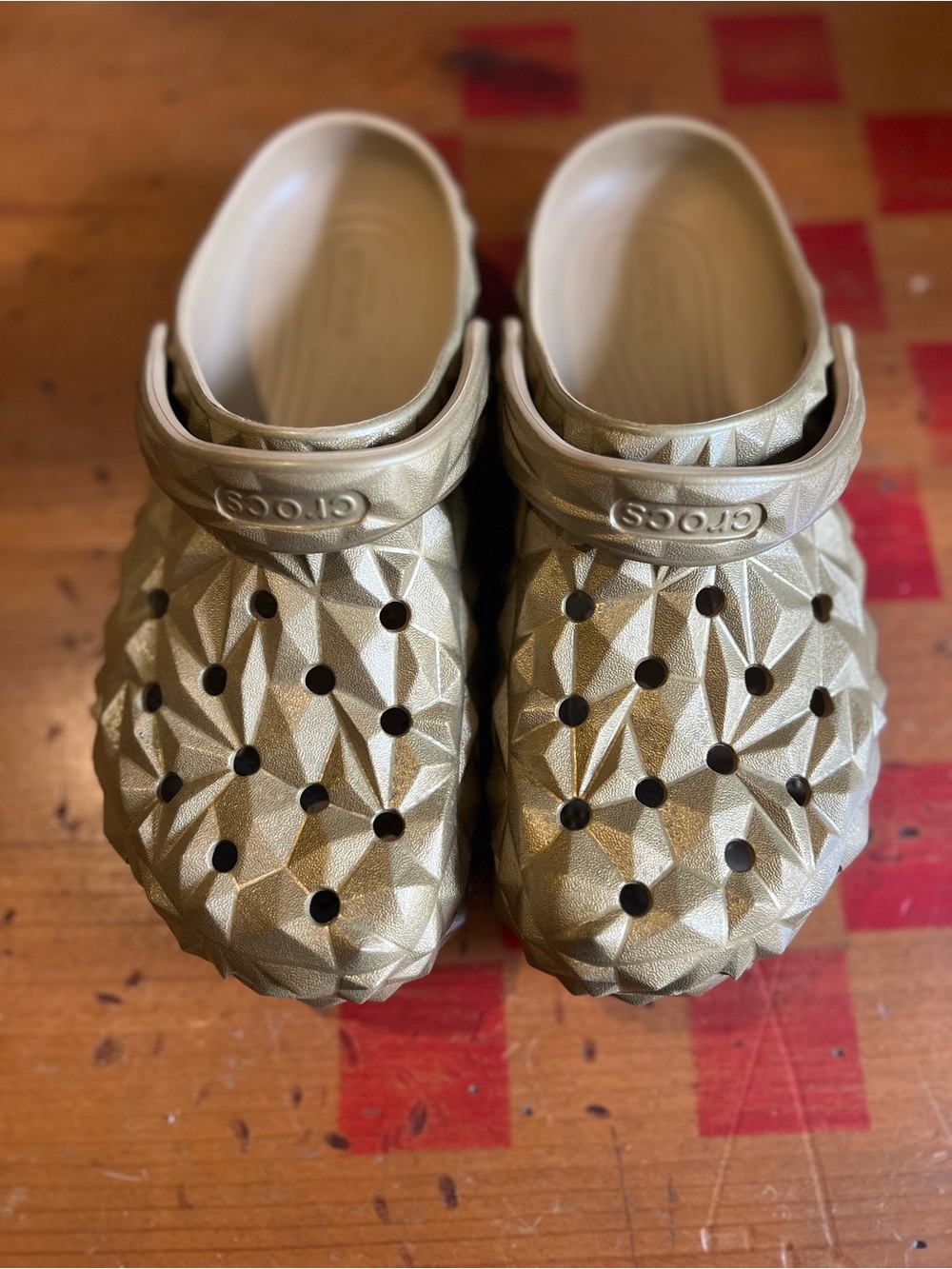 CROCS Metallic Gold Geometric Classic Clog